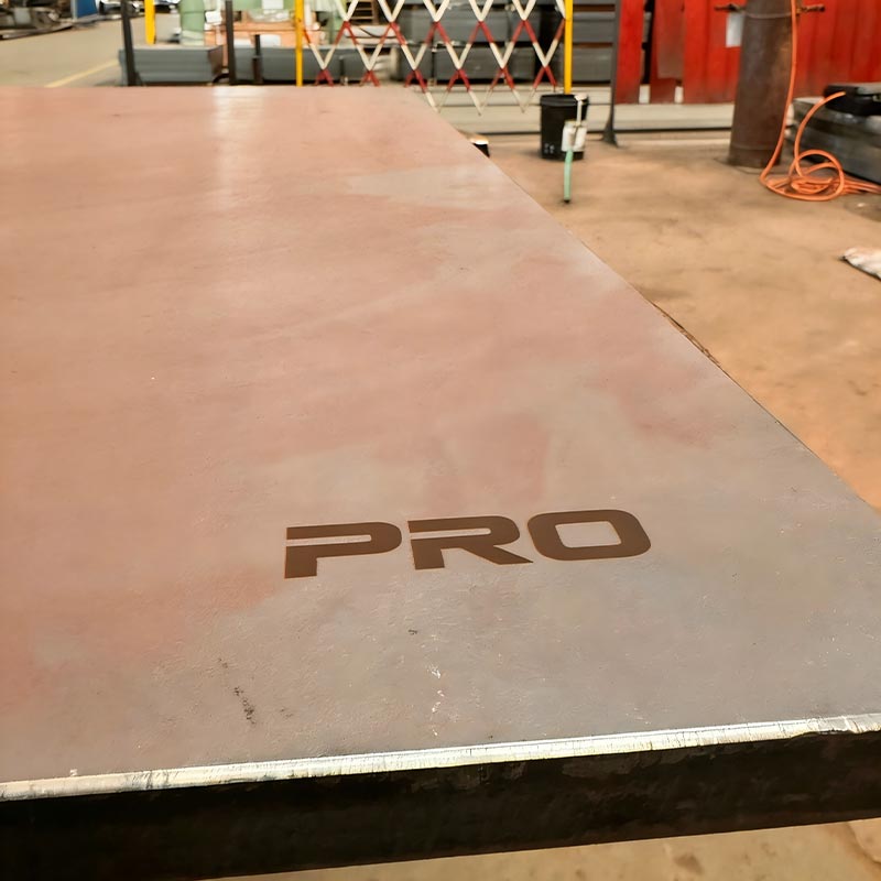 Palette de briques en blocs d'acier